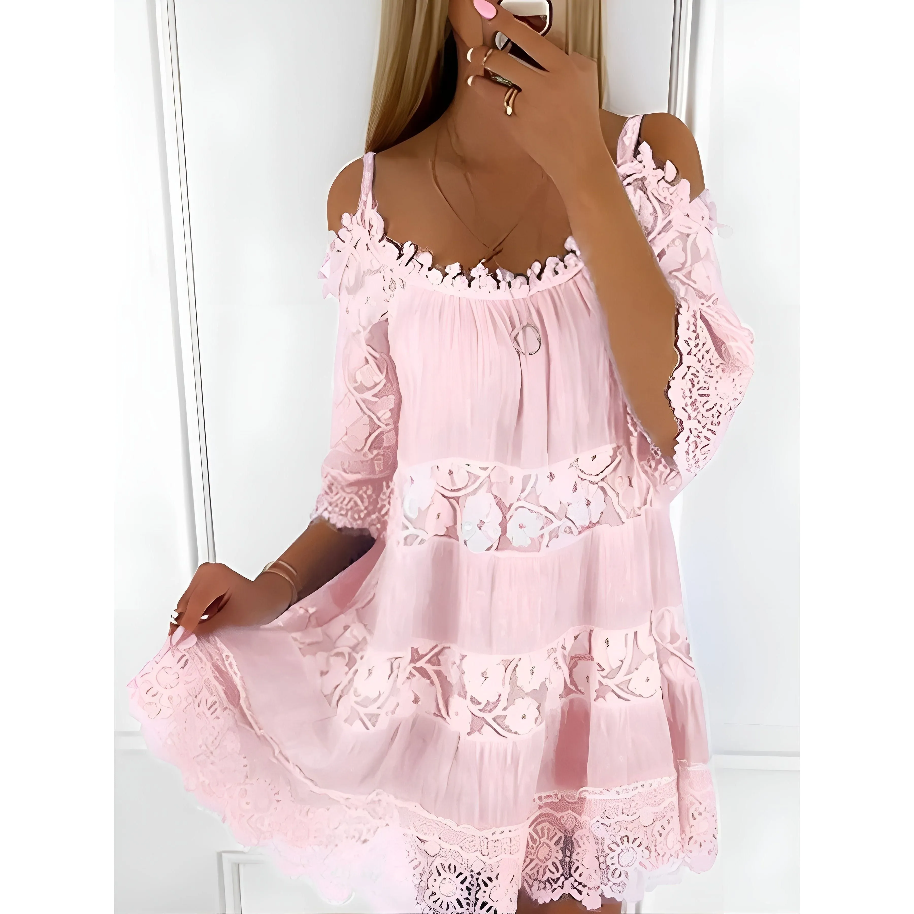 Beatrix Dress - Schulterfreies Spitzenkleid mit Halbärmeln